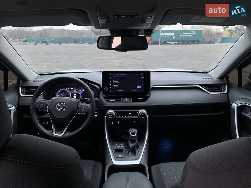Позашляховик / Кросовер Toyota RAV4 2023 в Києві