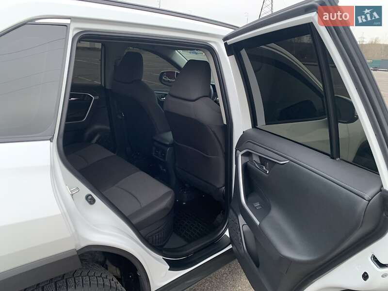Позашляховик / Кросовер Toyota RAV4 2023 в Києві