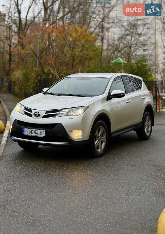 Позашляховик / Кросовер Toyota RAV4 2013 в Києві
