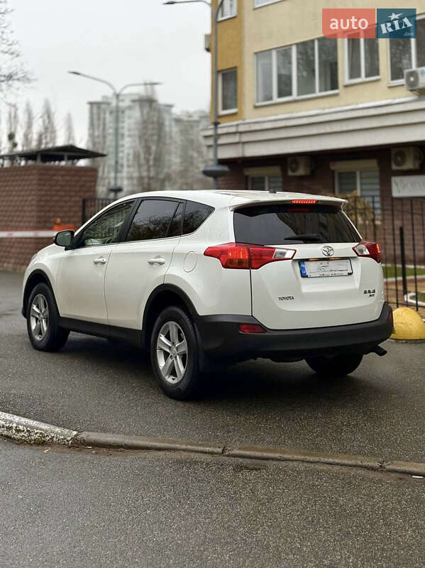 Позашляховик / Кросовер Toyota RAV4 2013 в Києві