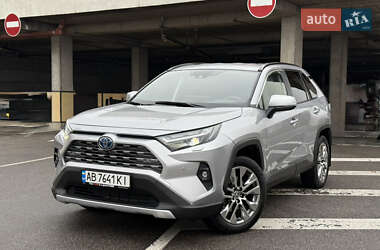 Внедорожник / Кроссовер Toyota RAV4 2024 в Киеве