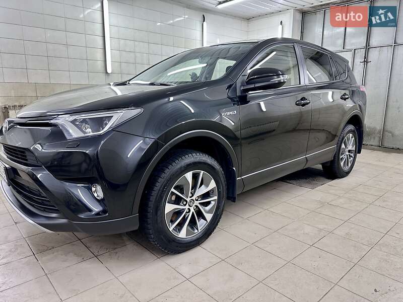 Позашляховик / Кросовер Toyota RAV4 2018 в Сумах
