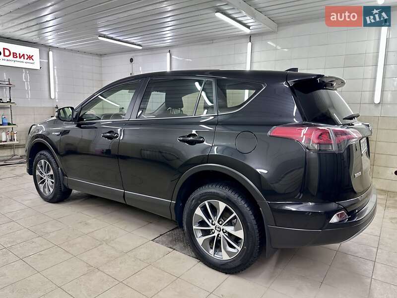 Позашляховик / Кросовер Toyota RAV4 2018 в Сумах