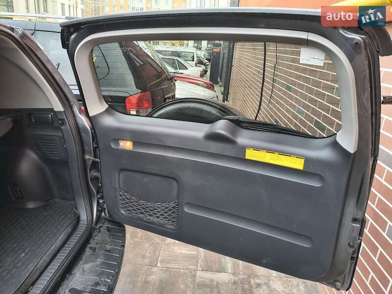 Внедорожник / Кроссовер Toyota RAV4 2012 в Софиевской Борщаговке