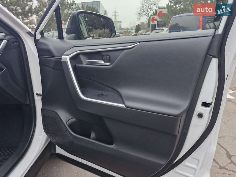 Внедорожник / Кроссовер Toyota RAV4 2020 в Одессе