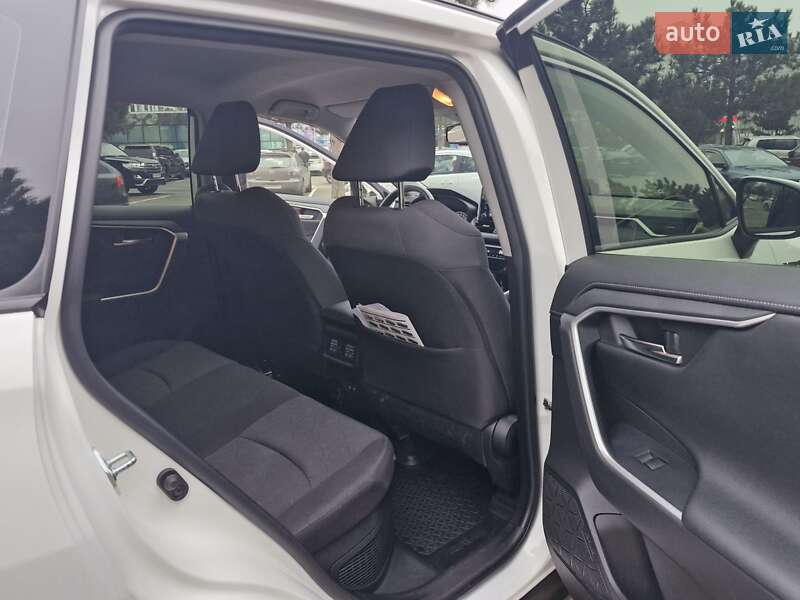 Внедорожник / Кроссовер Toyota RAV4 2020 в Одессе