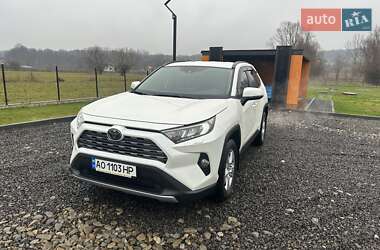 Внедорожник / Кроссовер Toyota RAV4 2020 в Тячеве
