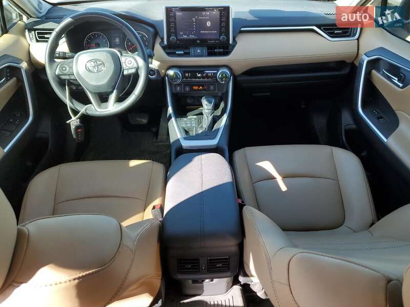 Внедорожник / Кроссовер Toyota RAV4 2019 в Львове