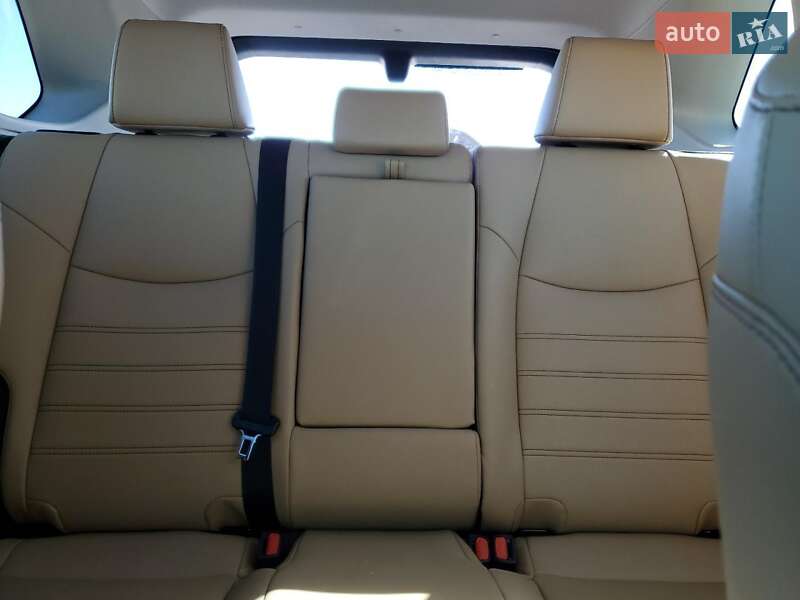 Внедорожник / Кроссовер Toyota RAV4 2019 в Львове