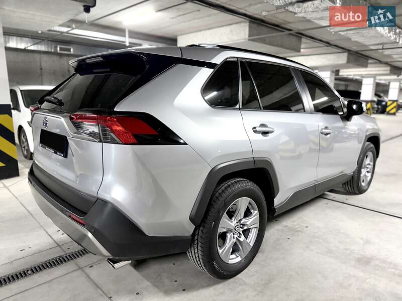 Внедорожник / Кроссовер Toyota RAV4 2025 в Днепре