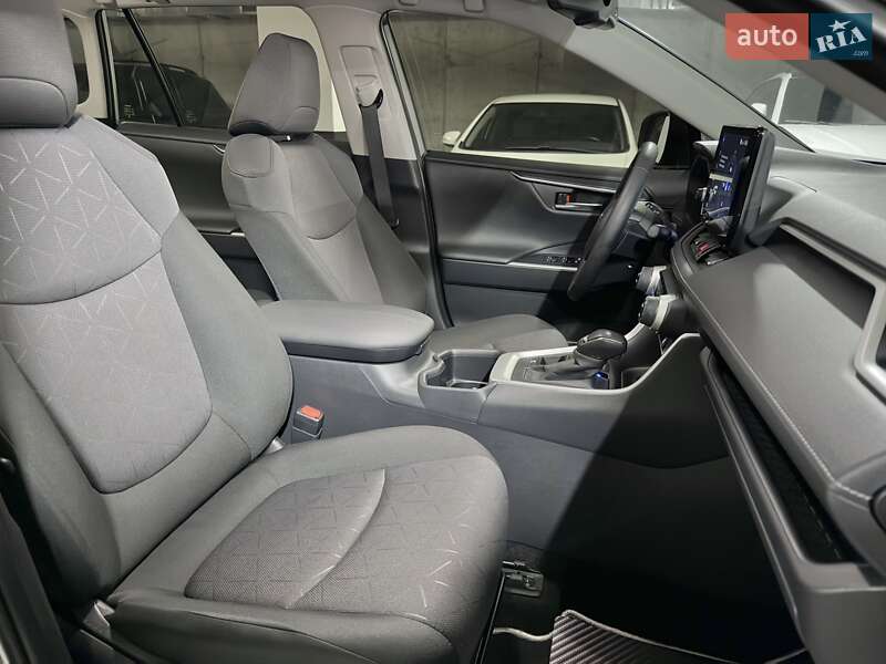 Внедорожник / Кроссовер Toyota RAV4 2025 в Днепре
