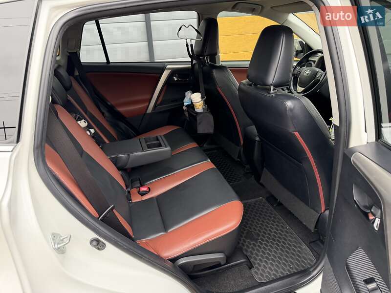 Внедорожник / Кроссовер Toyota RAV4 2014 в Белой Церкви