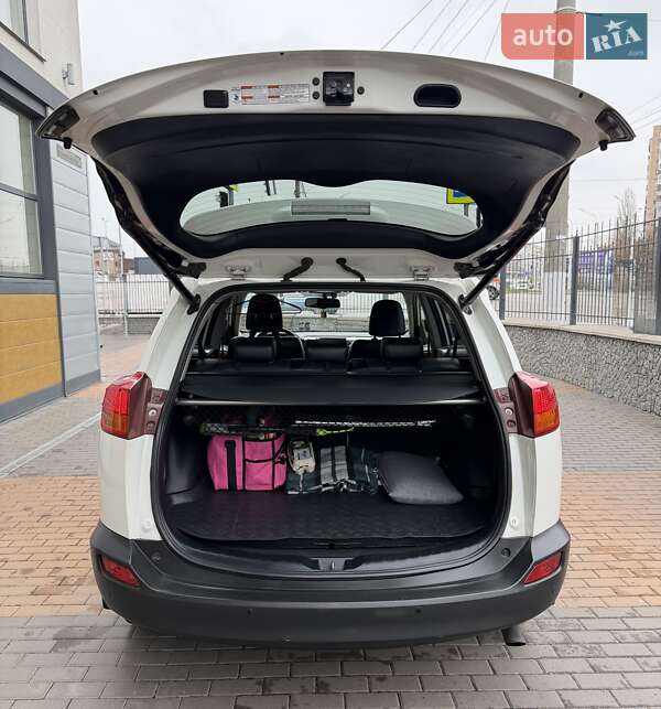 Внедорожник / Кроссовер Toyota RAV4 2014 в Белой Церкви