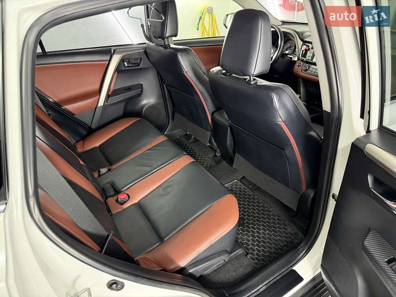 Внедорожник / Кроссовер Toyota RAV4 2014 в Белой Церкви