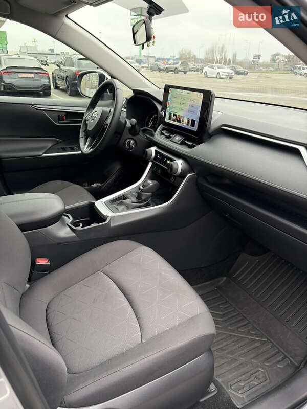 Внедорожник / Кроссовер Toyota RAV4 2023 в Киеве