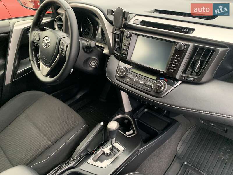 Позашляховик / Кросовер Toyota RAV4 2016 в Києві фото 50 Позашляховик / Кросовер Toyota RAV4 2016 в Києві