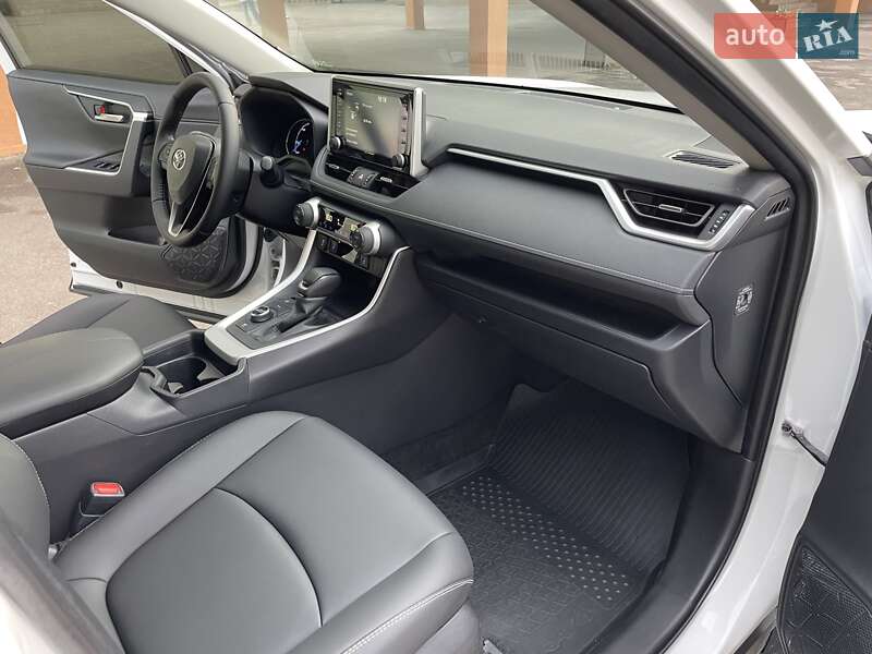 Внедорожник / Кроссовер Toyota RAV4 2022 в Виннице
