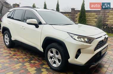 Внедорожник / Кроссовер Toyota RAV4 2019 в Хмельницком