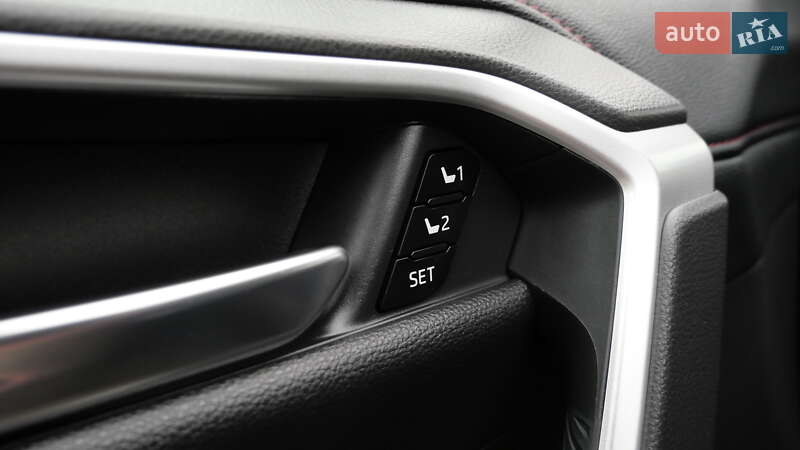 Позашляховик / Кросовер Toyota RAV4 2020 в Львові