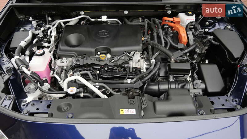 Позашляховик / Кросовер Toyota RAV4 2020 в Львові