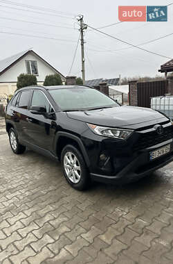Внедорожник / Кроссовер Toyota RAV4 2019 в Полтаве