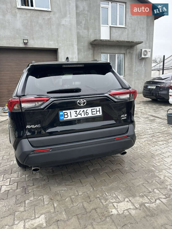 Позашляховик / Кросовер Toyota RAV4 2019 в Полтаві