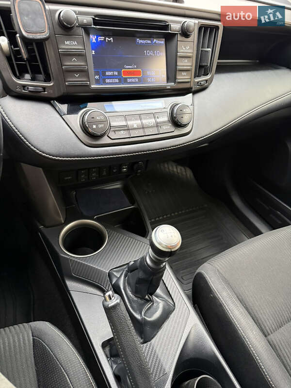 Внедорожник / Кроссовер Toyota RAV4 2013 в Тернополе