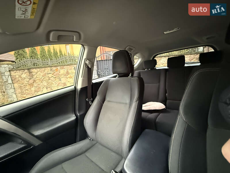 Внедорожник / Кроссовер Toyota RAV4 2013 в Тернополе
