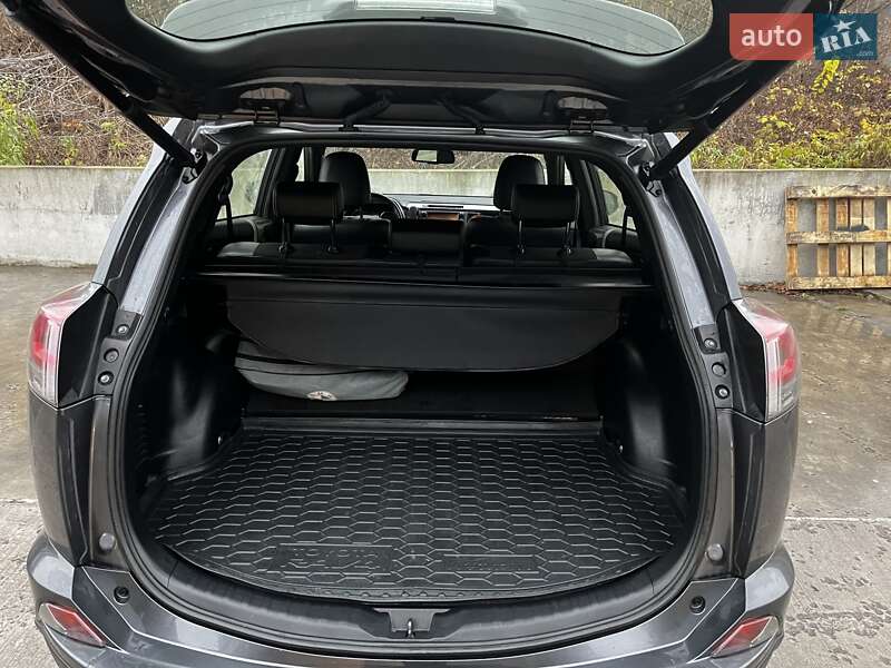 Позашляховик / Кросовер Toyota RAV4 2017 в Києві фото 7 Позашляховик / Кросовер Toyota RAV4 2017 в Києві