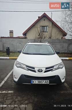 Внедорожник / Кроссовер Toyota RAV4 2015 в Киеве