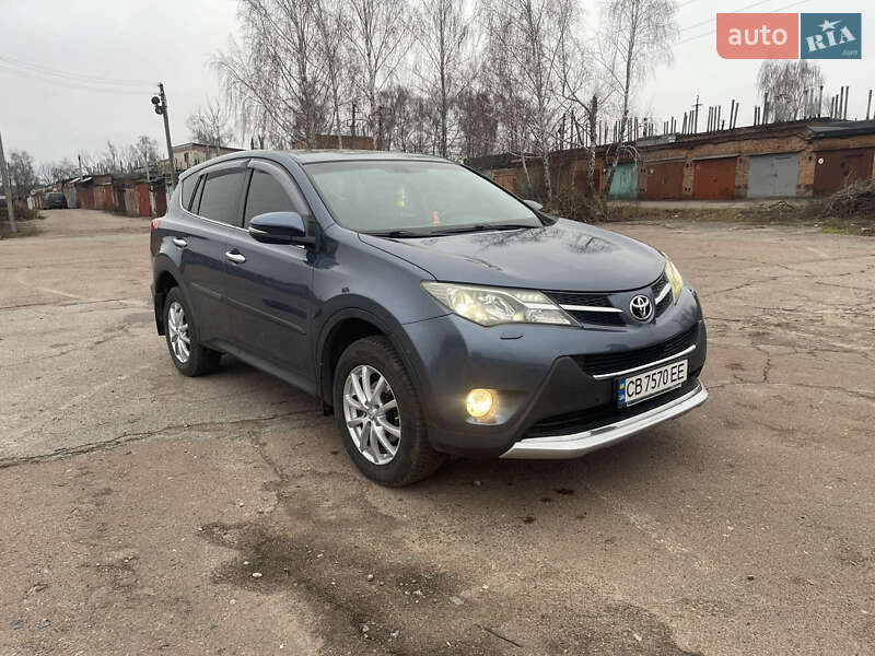 Внедорожник / Кроссовер Toyota RAV4 2014 в Чернигове