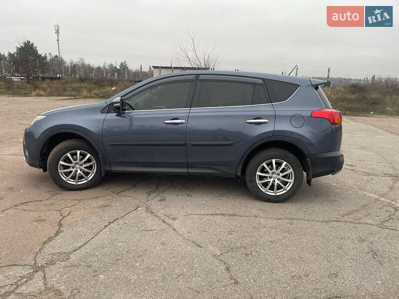 Внедорожник / Кроссовер Toyota RAV4 2014 в Чернигове
