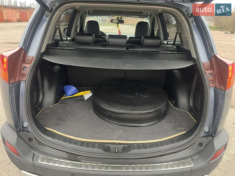 Внедорожник / Кроссовер Toyota RAV4 2014 в Чернигове