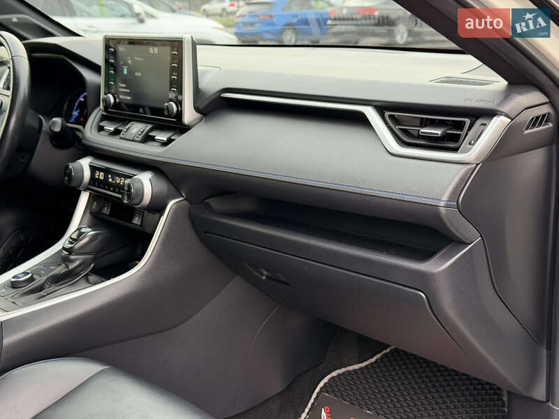 Внедорожник / Кроссовер Toyota RAV4 2020 в Ужгороде фото 49 Внедорожник / Кроссовер Toyota RAV4 2020 в Ужгороде