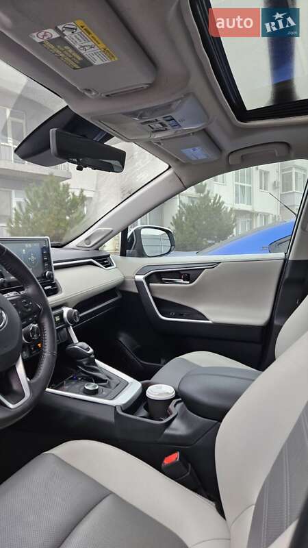 Позашляховик / Кросовер Toyota RAV4 2020 в Одесі фото 8 Позашляховик / Кросовер Toyota RAV4 2020 в Одесі