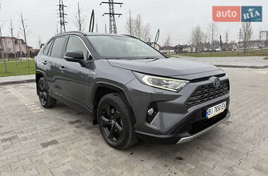 Внедорожник / Кроссовер Toyota RAV4 2020 в Ирпене