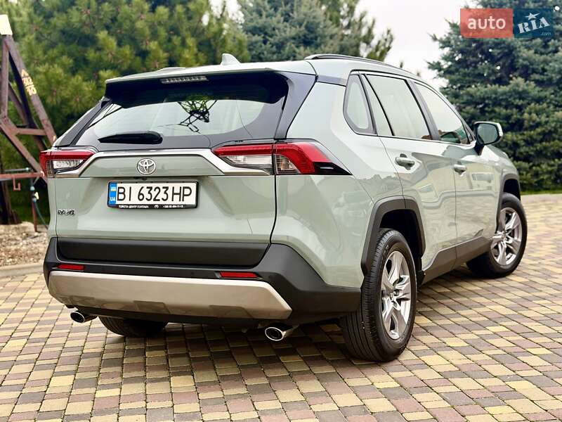 Внедорожник / Кроссовер Toyota RAV4 2022 в Днепре
