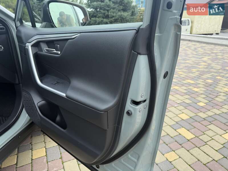 Внедорожник / Кроссовер Toyota RAV4 2022 в Днепре