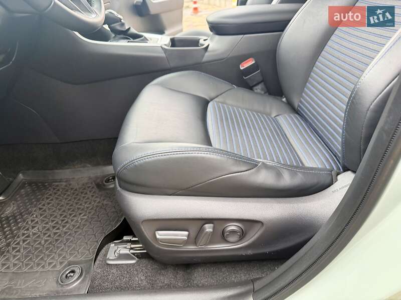 Внедорожник / Кроссовер Toyota RAV4 2022 в Днепре