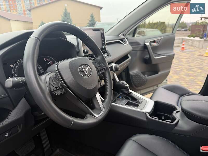 Внедорожник / Кроссовер Toyota RAV4 2022 в Днепре