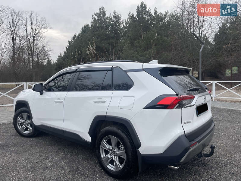 Позашляховик / Кросовер Toyota RAV4 2023 в Києві