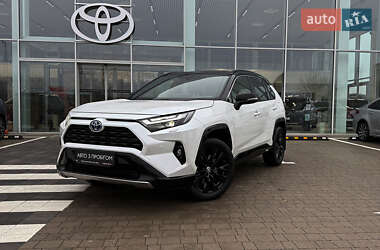 Позашляховик / Кросовер Toyota RAV4 2024 в Рівному