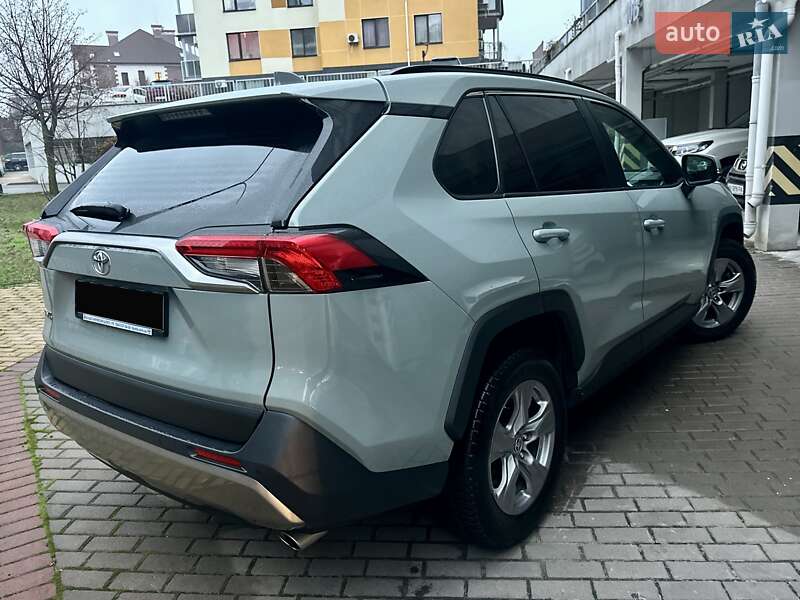 Внедорожник / Кроссовер Toyota RAV4 2023 в Киеве