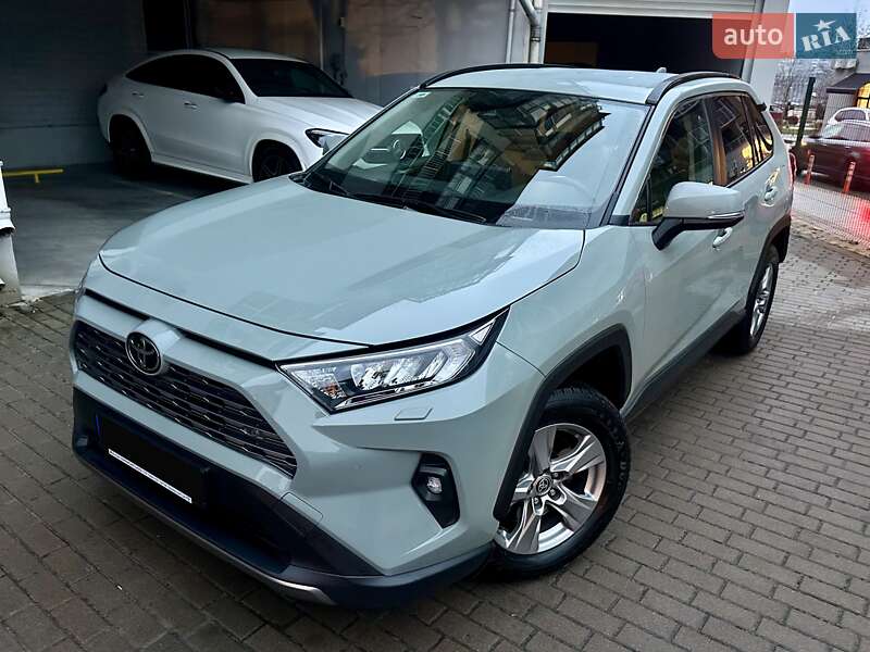 Внедорожник / Кроссовер Toyota RAV4 2023 в Киеве