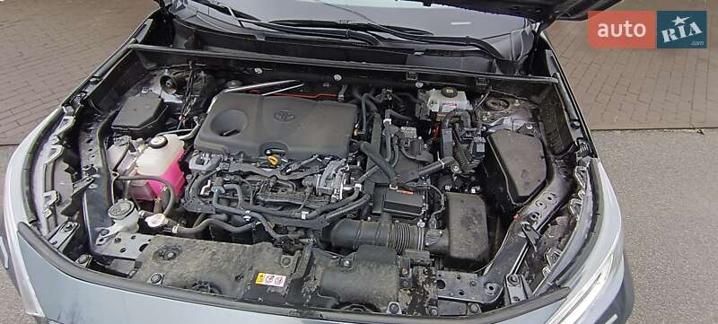 Внедорожник / Кроссовер Toyota RAV4 2021 в Киеве