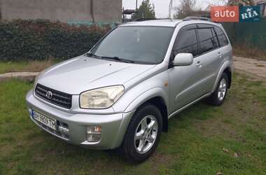 Внедорожник / Кроссовер Toyota RAV4 2001 в Южном