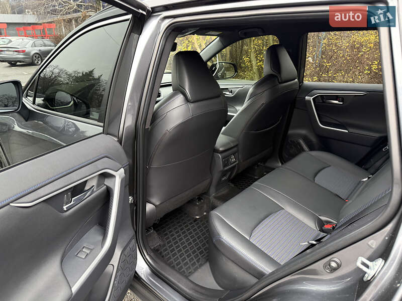 Внедорожник / Кроссовер Toyota RAV4 2022 в Днепре
