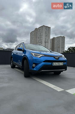 Внедорожник / Кроссовер Toyota RAV4 2017 в Киеве