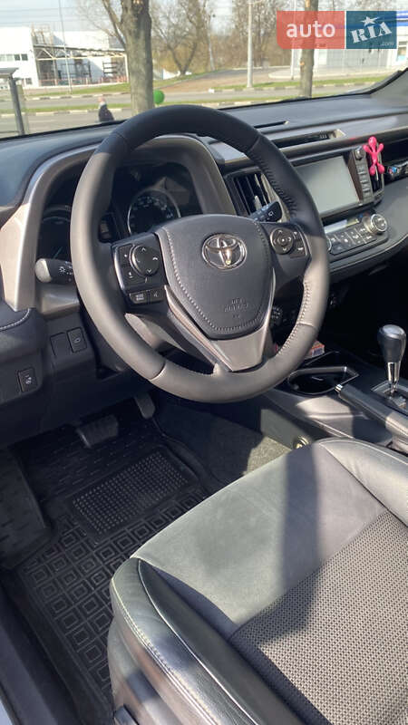 Внедорожник / Кроссовер Toyota RAV4 2016 в Харькове