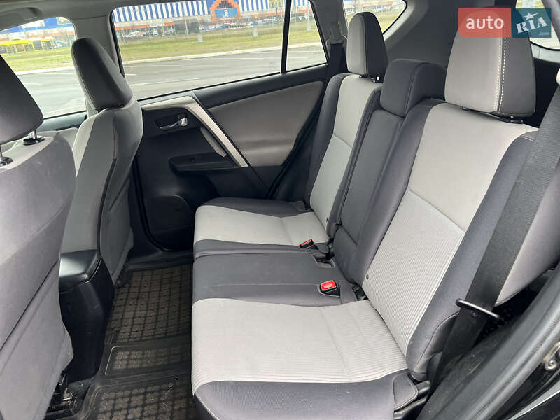 Позашляховик / Кросовер Toyota RAV4 2014 в Києві